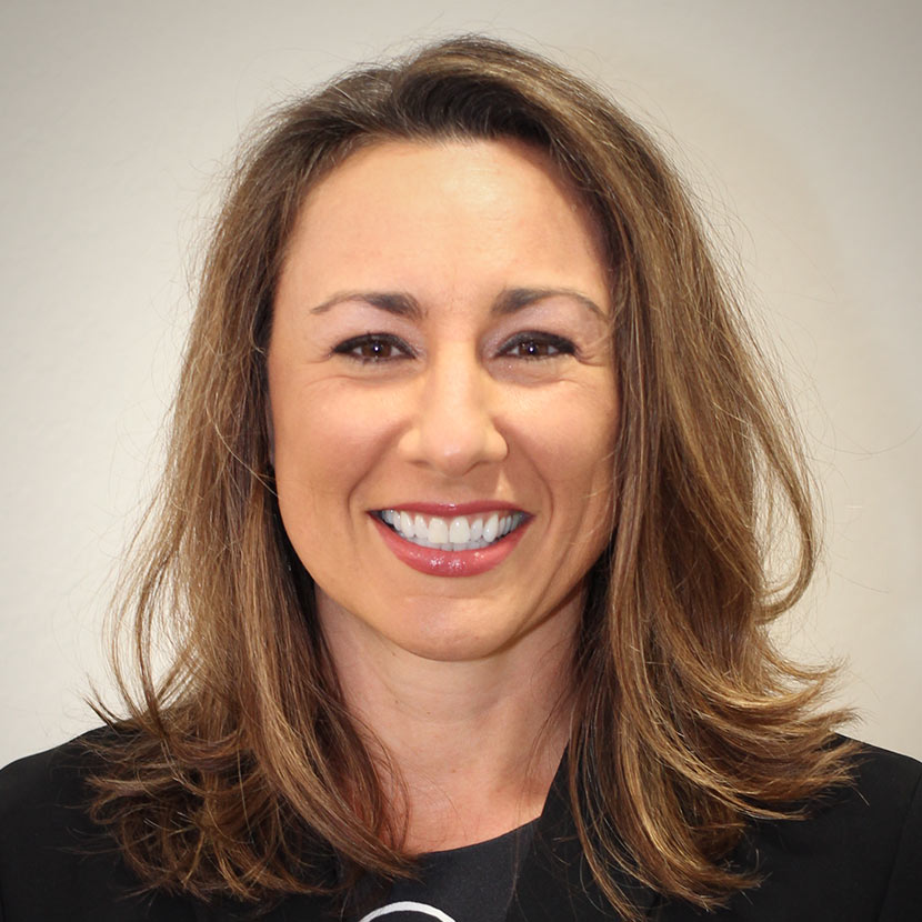 Julie Winslow Headshot